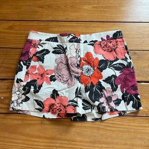 (415) *ANN TAYLOR FLORAL SHORTS*